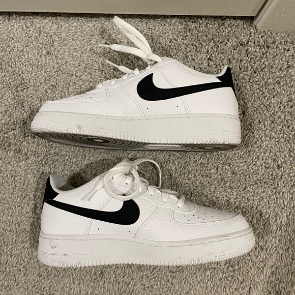Nike Air Force 1’s black and white - Picture 2 of 5